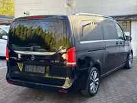 Skats no labās puses aizmugurē