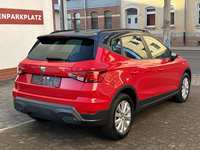 Skats no labās puses aizmugurē