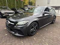 Skats no kreisās puses priekšā