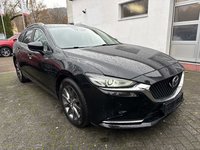 Skats no labās puses priekšā