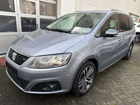 Skats no kreisās puses priekšā