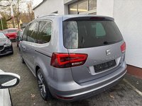 Skats no kreisās puses aizmugurē