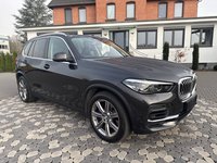 Skats no labās puses priekšā