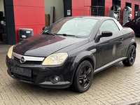 Skats no kreisās puses priekšā