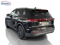 Vaade tagant vasakult