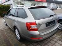 Vaade tagant vasakult