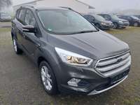 Pogled sprijeda desno