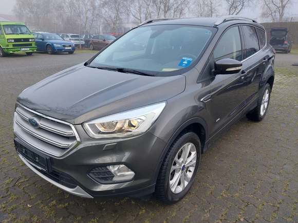 Вид спереди слева