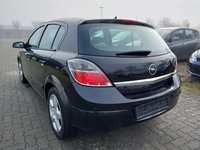 Вид сзади слева