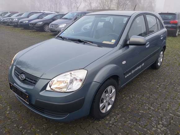 Вид спереди слева