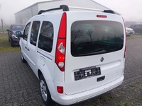 Вид сзади слева