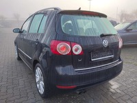 Вид сзади слева