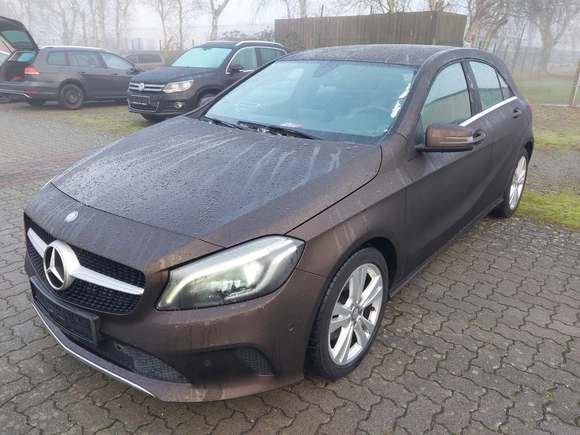 Вид спереди слева