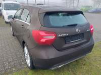 Вид сзади слева