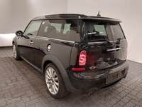 Vaade tagant vasakult