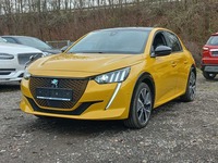 Skats no kreisās puses priekšā