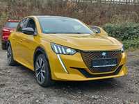 Skats no labās puses priekšā