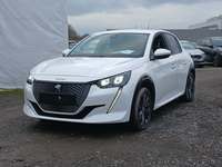 Skats no kreisās puses priekšā