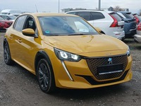 Skats no labās puses priekšā