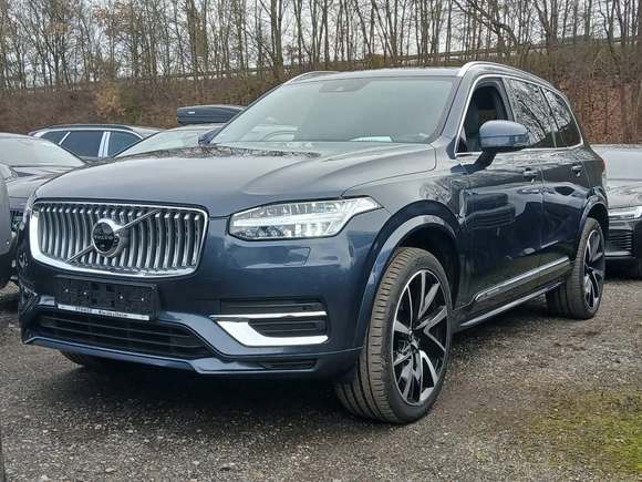 Skats no kreisās puses priekšā