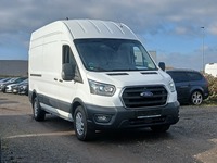 Skats no labās puses priekšā