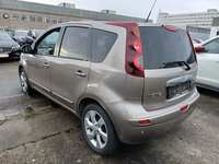 Vaade tagant vasakult