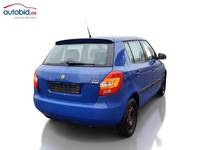 Skats no labās puses aizmugurē