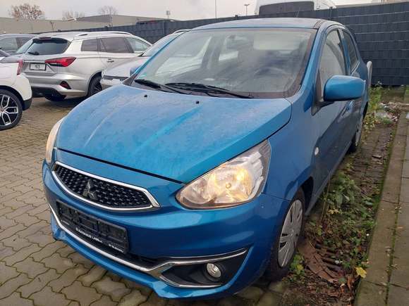 Вид спереди слева