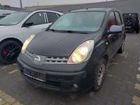 Вид спереди слева