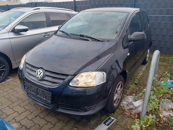 Вид спереди слева