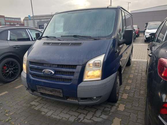 Вид спереди слева