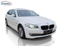 Skats no labās puses priekšā