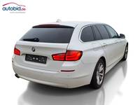 Skats no labās puses aizmugurē