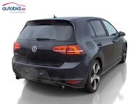 Skats no labās puses aizmugurē