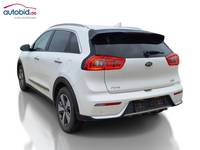 Skats no kreisās puses aizmugurē