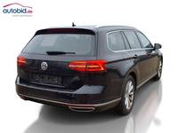 Skats no labās puses aizmugurē