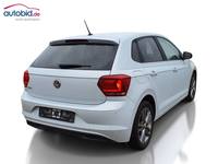 Skats no labās puses aizmugurē