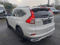 Vaade tagant vasakult