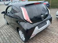 Vaade tagant vasakult