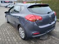 Vaade tagant vasakult