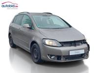 Skats no labās puses priekšā