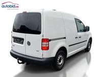 Skats no labās puses aizmugurē