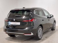 Skats no labās puses aizmugurē