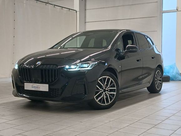 Pogled od napred levo