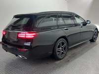 Pogled od pozadi desno