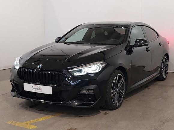 Skats no kreisās puses priekšā