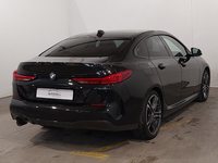 Skats no labās puses aizmugurē