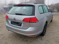 Pogled od pozadi desno