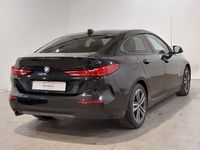 Pogled od pozadi desno