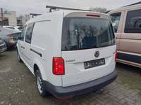 Vaade tagant vasakult